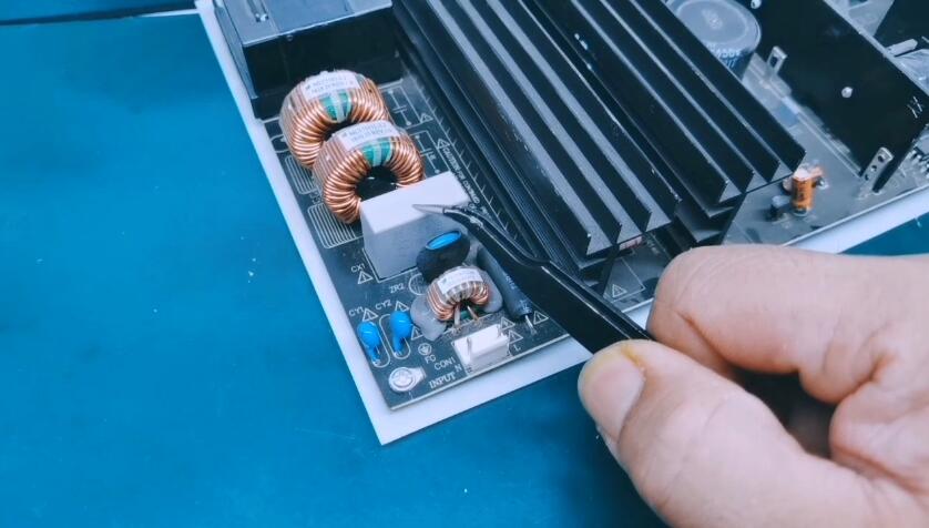 如果安規(guī)電容在電源線路板上壞了有什么影響？